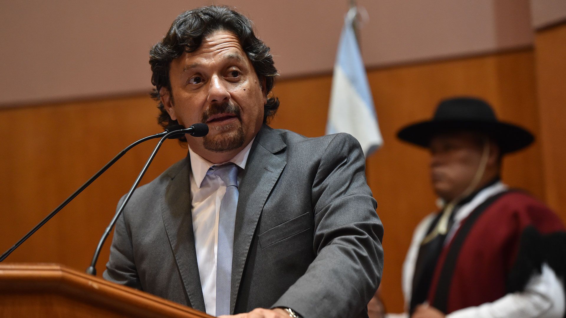 saenz duro con milei tenemos dos candidatos uno que no se acuerda de nosotros y que todas sus propuestas tienden a hacernos dano