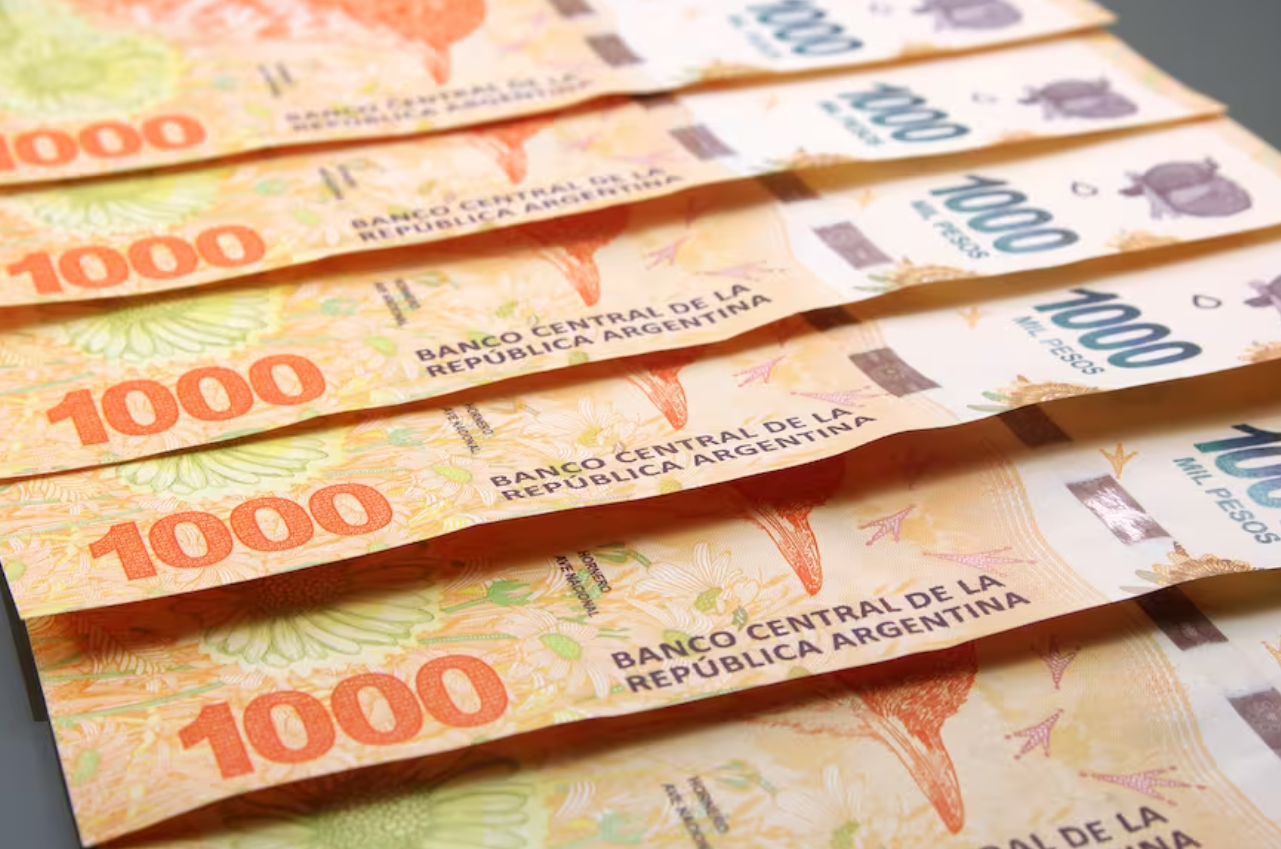 el gobierno ahora busca que los bancos suban la tasa de plazos fijos