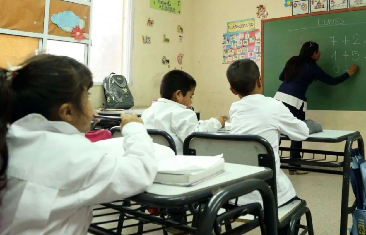 vuelve una hora mas de clases en las escuelas primarias de salta