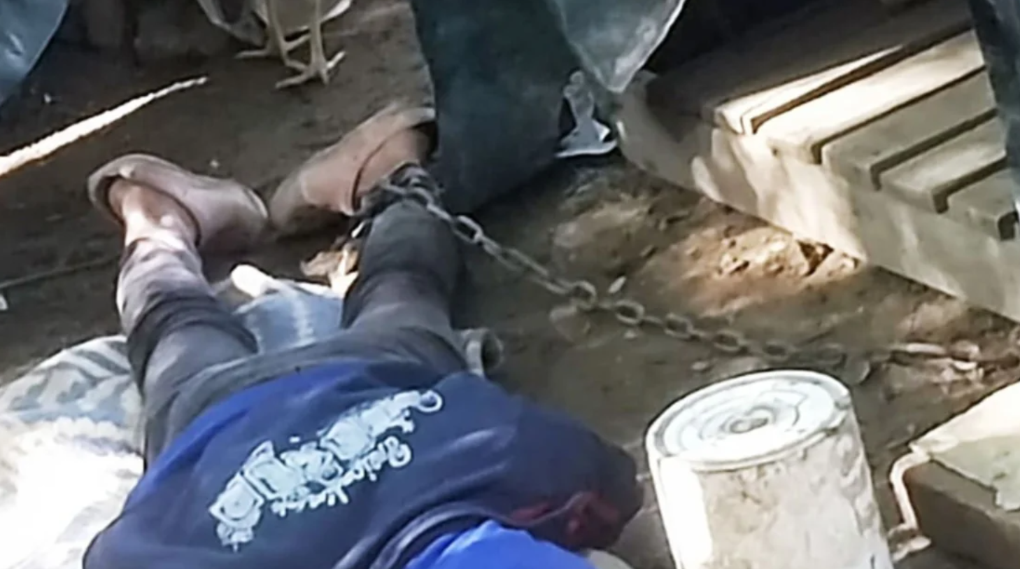 inhumano rescataron a una mujer encadenada a una cucha de perro en general guemes