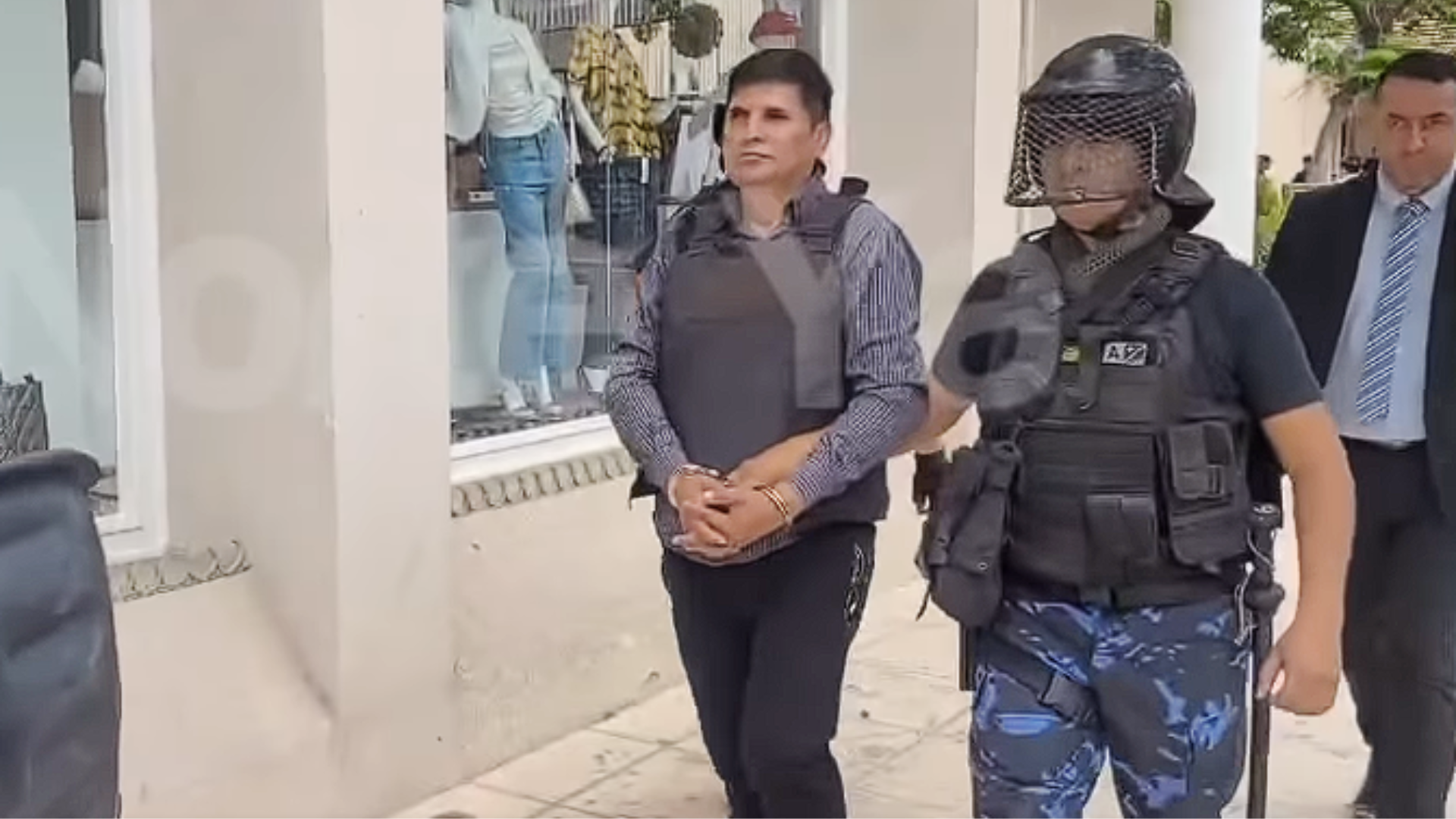 tras la detencion de parisi conejo martinez exige su liberacion y la nulidad del proceso