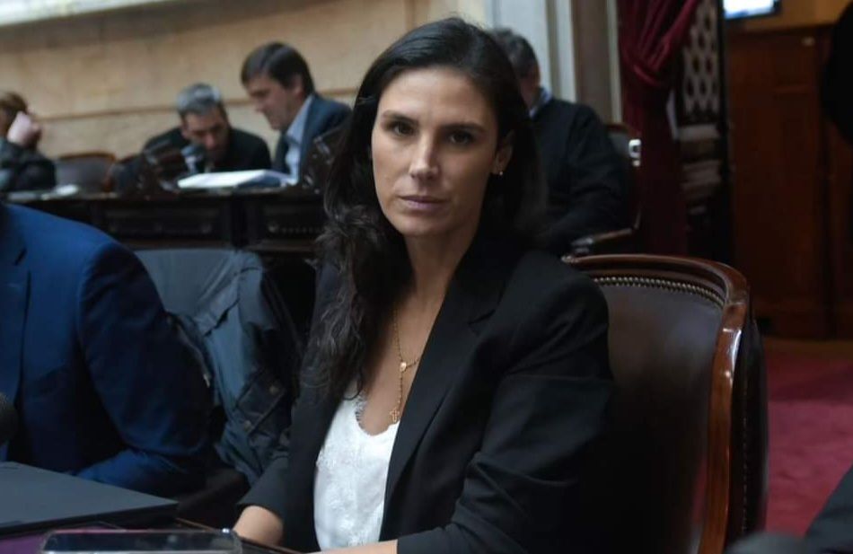 calleti contra estrada ordeno usar dinero del congreso para operaciones en redes