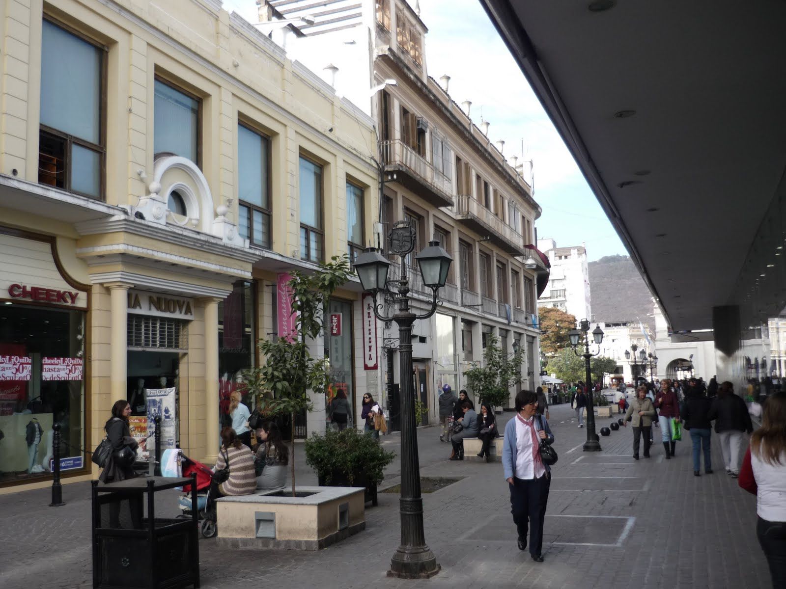 milagro 2025 los comercios abriran solo hasta las 14 horas el 15 de septiembre