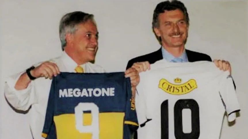 pinera y sus similitudes con macri el futbol la politica y el poder