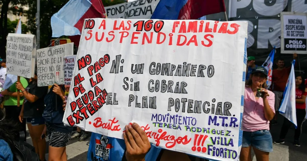 el gobierno dara de baja 900 mil planes sociales de 78 mil