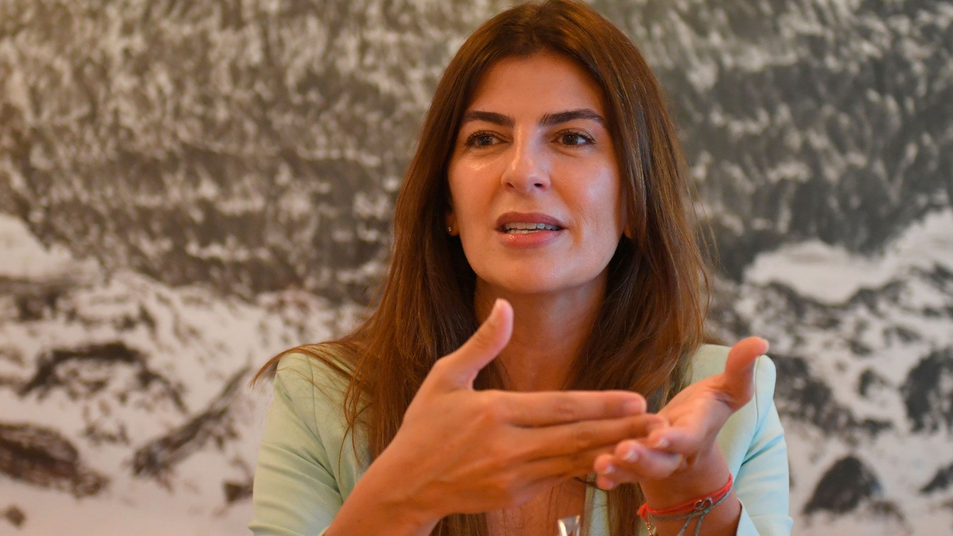 ya no se aguanta mas bettina debe adelantar el traspaso de mando