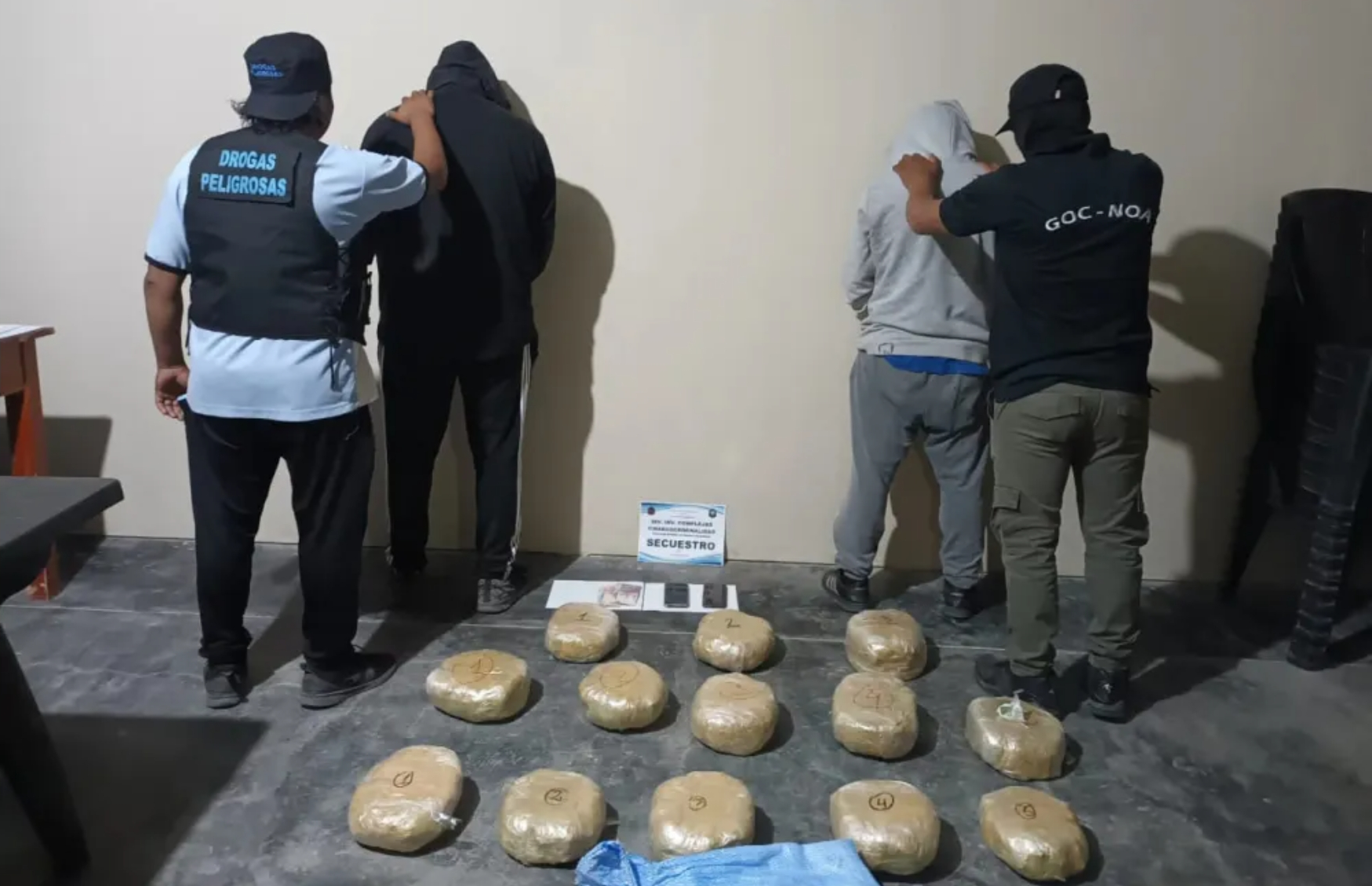 bo tres cerritos desbarataron una banda narco con 16 kg de marihuana y mas de 2 millones de pesos