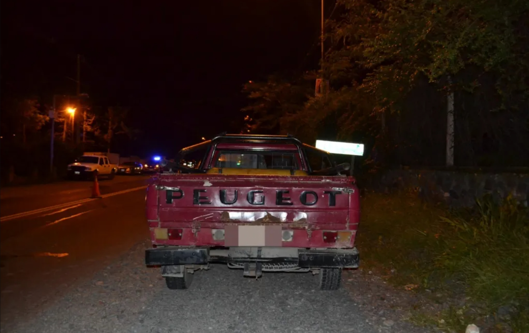 intento cruza la circunvalacion oeste pero una camioneta lo atropello y murio