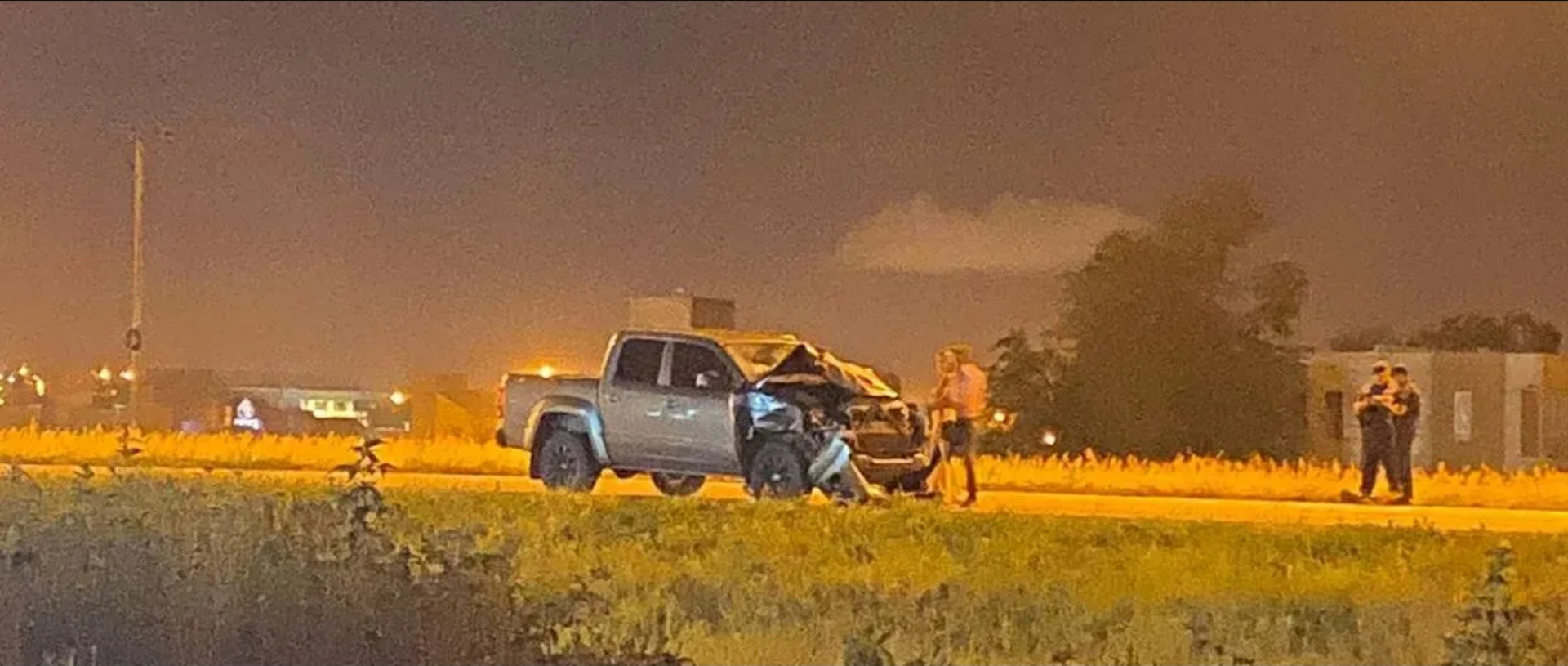 circunvalacion oeste su camioneta impacto contra un caballo y se salvo de milagro