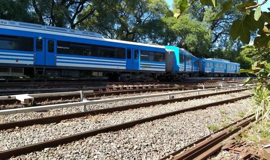choque y descarrilamiento del tren san martin video