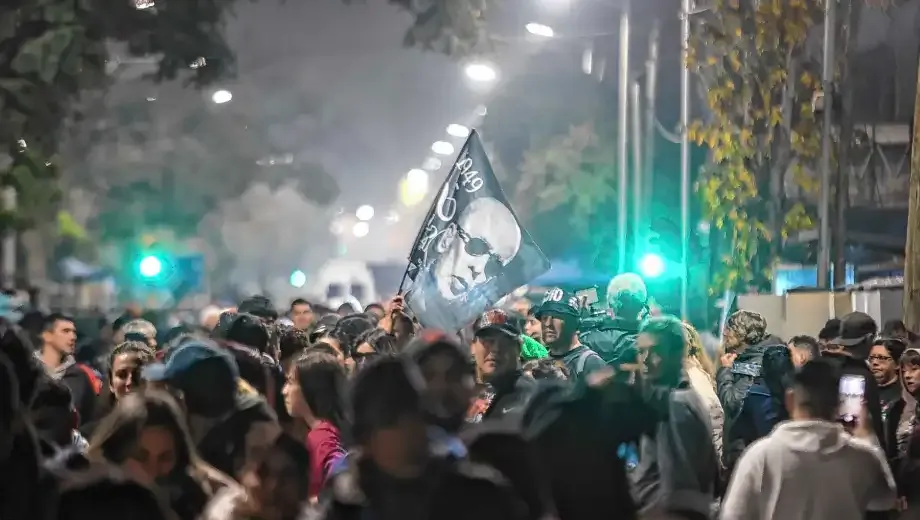 miles de fanaticos despiden al indio solari en una emotiva jornada en avellaneda