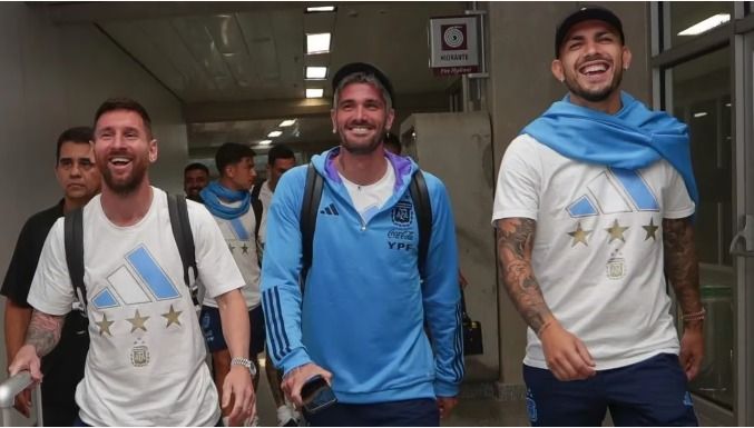 hasta en brasil una multitud recibio a la seleccion en rio de janeiro