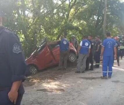 milagro una mujer y dos menores fueron rescatados luego de caer en la cornisa camino a la caldera