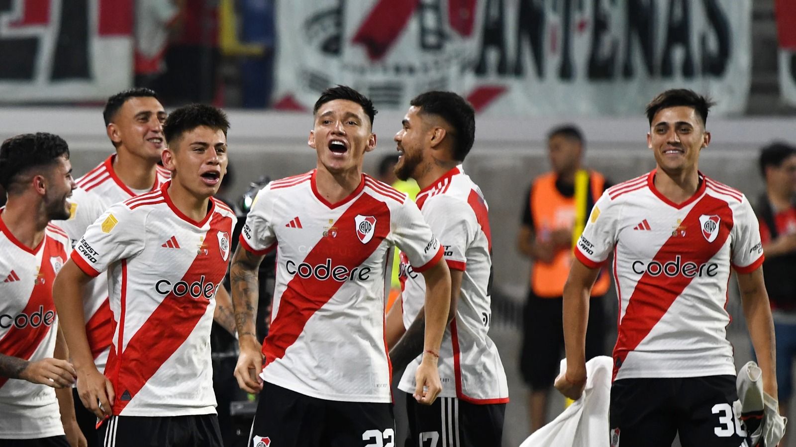 con cambios en todas sus lineas river juega hoy contra independiente rivadavia