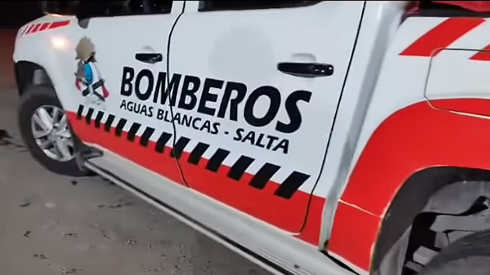 aguas blancas decomiso de drogas en vehiculo de bomberos dos voluntarios llevaban 300 kilos de cocaina video