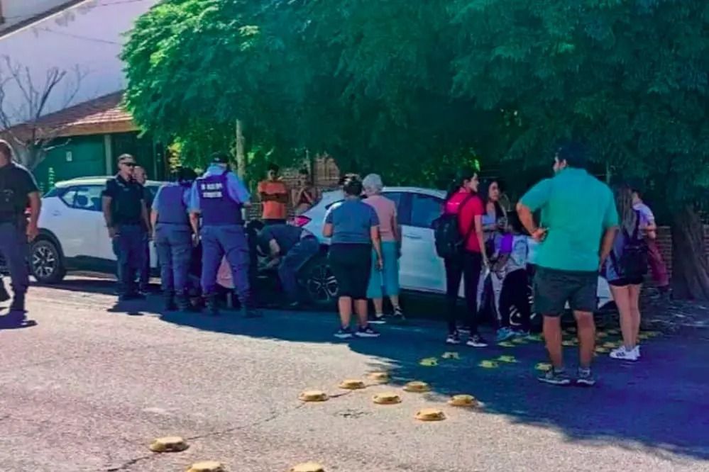 neuquen murio un nene de 3 anos al que sus padres habian olvidado dentro del auto