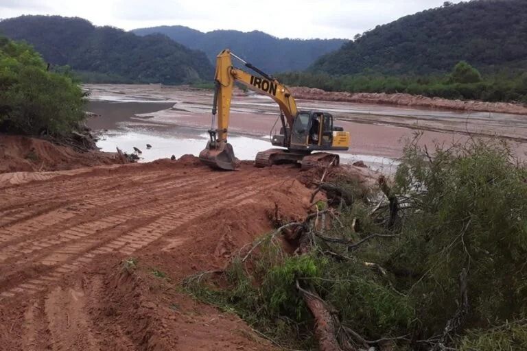 aguas del norte la provincia se hara cargo de la obra de alteo del dique el limon