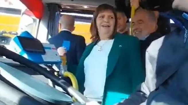 papelon patricia bulrrich se subio al bondi con la sube sin saldo video