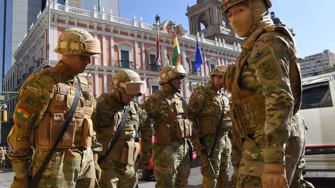 el presidente de bolivia luis arce denuncia intento de golpe de estado el ejercito tomo la casa de gobierno
