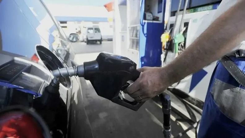 aumenta la nafta y el gasoil a partir del jueves cuanto costara el litro