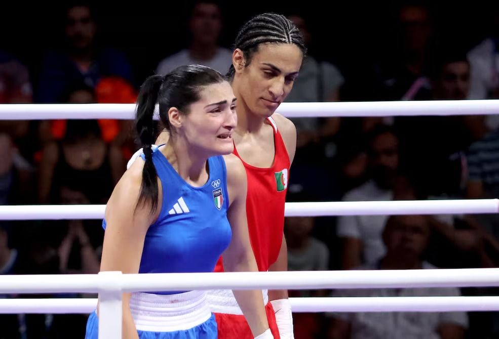 polemica en paris 2024 boxeadora se retira de pelea tras recibir fuerte golpe de su rival transgenero