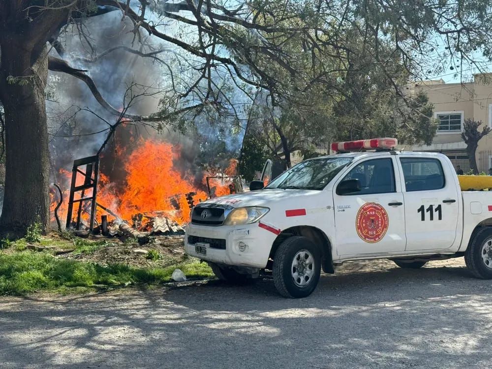 salta un pipero habria provocado el incendio y destruccion total de una casilla