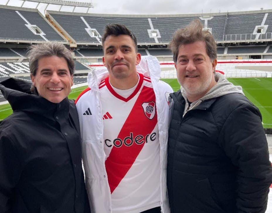 furor por la llegada del huevo acuna a river plate
