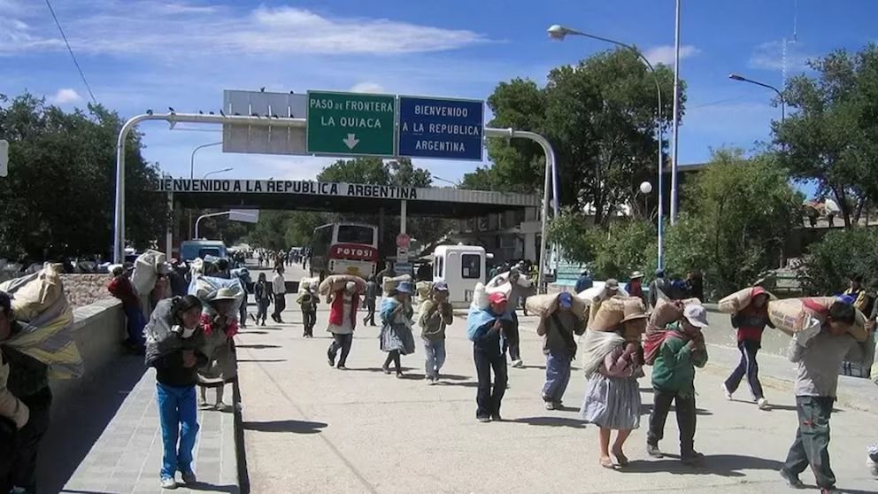 el gobierno nacional planea reforma migratoria para limitar otorgamiento de residencias a extranjeros