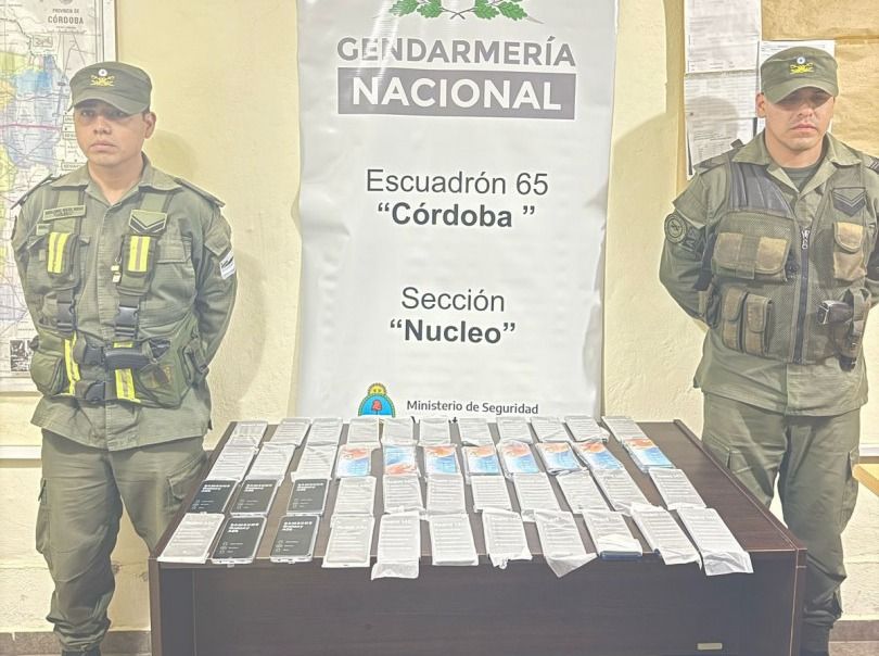 contrabandeaban celulares desde aguas blancas los interceptaron cordoba