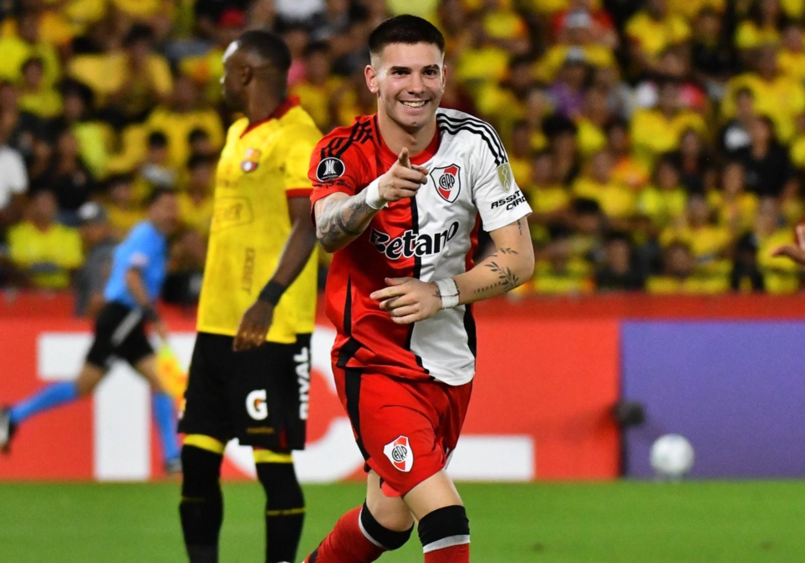 copa libertadores river logro un gran triunfo por 3 2 ante barcelona en guayaquil