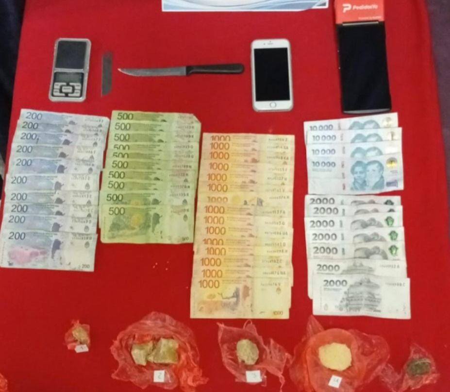 allanamiento en barrio san justo detuvieron a un hombre e incautaron mas de 500 dosis de droga