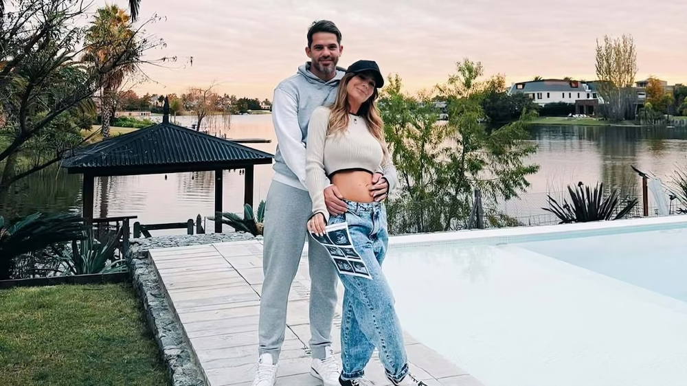 tras su salida de boca fernando gago y veronica laffitte anunciaron que seran padres