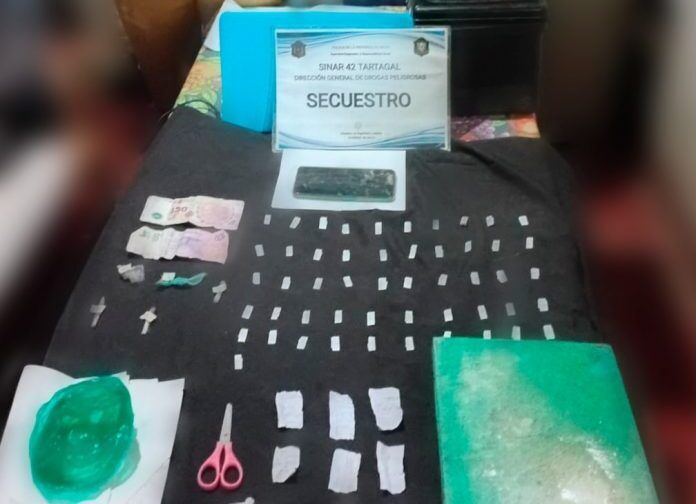 la policia desbarato una boca de expendio de droga en coronel cornejo