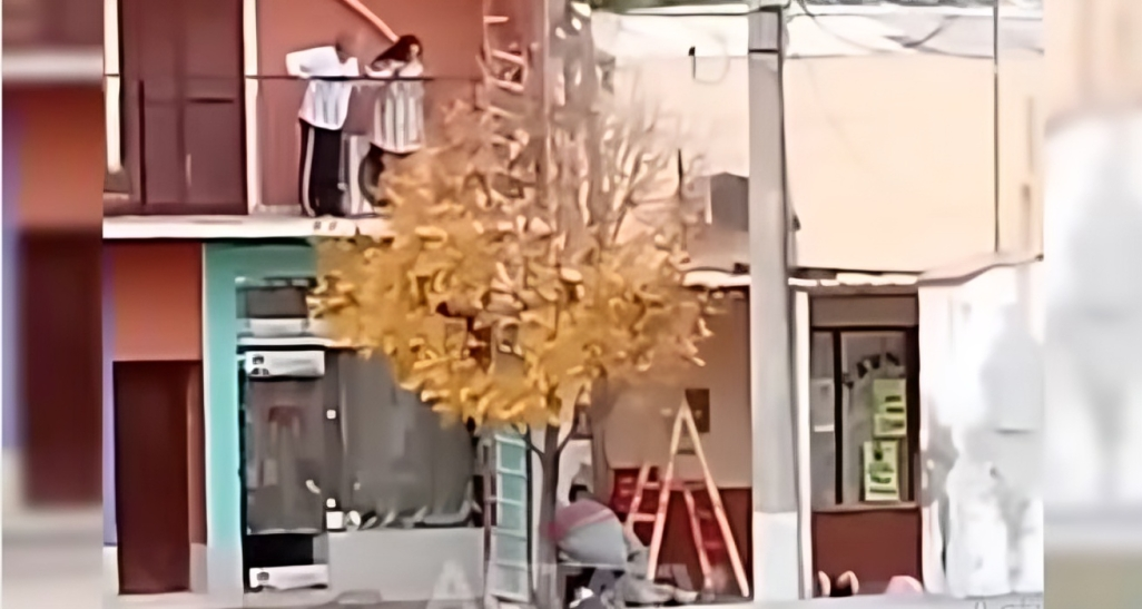 joaquin v gonzalez sufrio una descarga electrica y cayo desde el segundo piso video