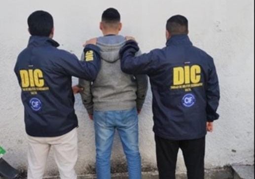 no se puede confiar en nadie detuvieron a un policia federal por estafas
