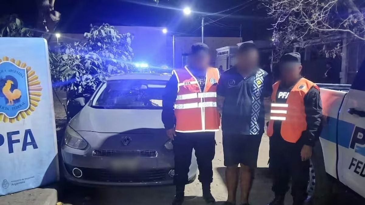 oran pago con billetes falsos arrastro a un playero de ypf arriba del capot y lo detuvieron