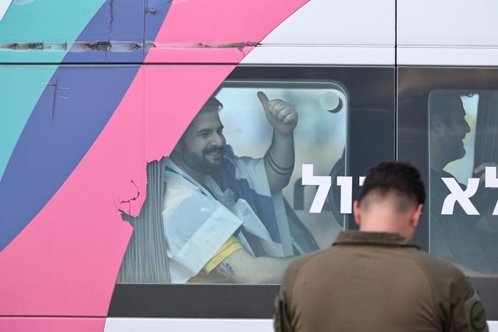 hamas entrego a israel a los ultimos rehenes vivos incluidos 3 argentinos