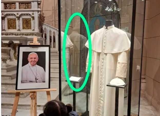 conmocion por la aparicion de una imagen del papa francisco en lujan