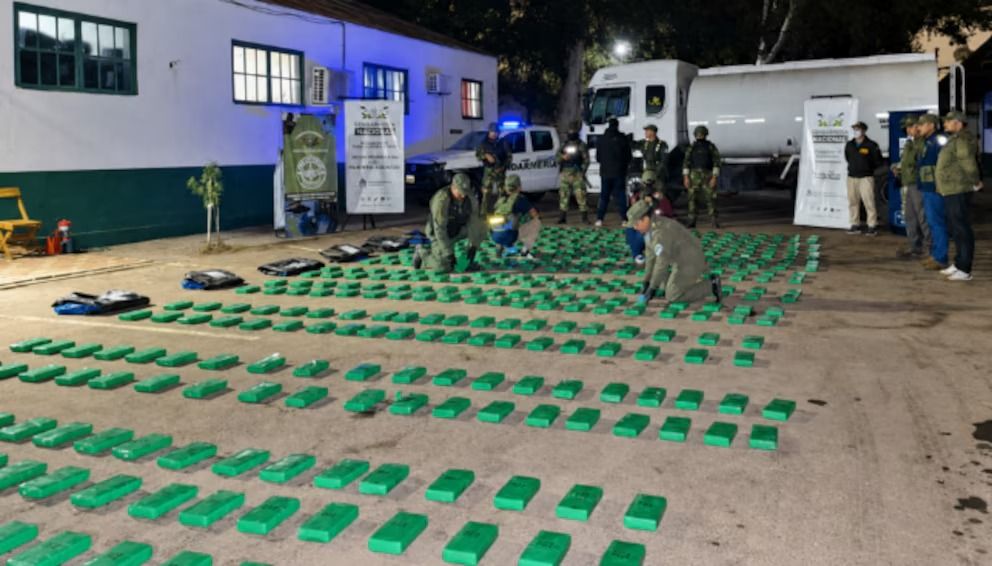 secuestraron 446 kilos de cocaina tras un operativo en salta hay dos detenidos y un profugo