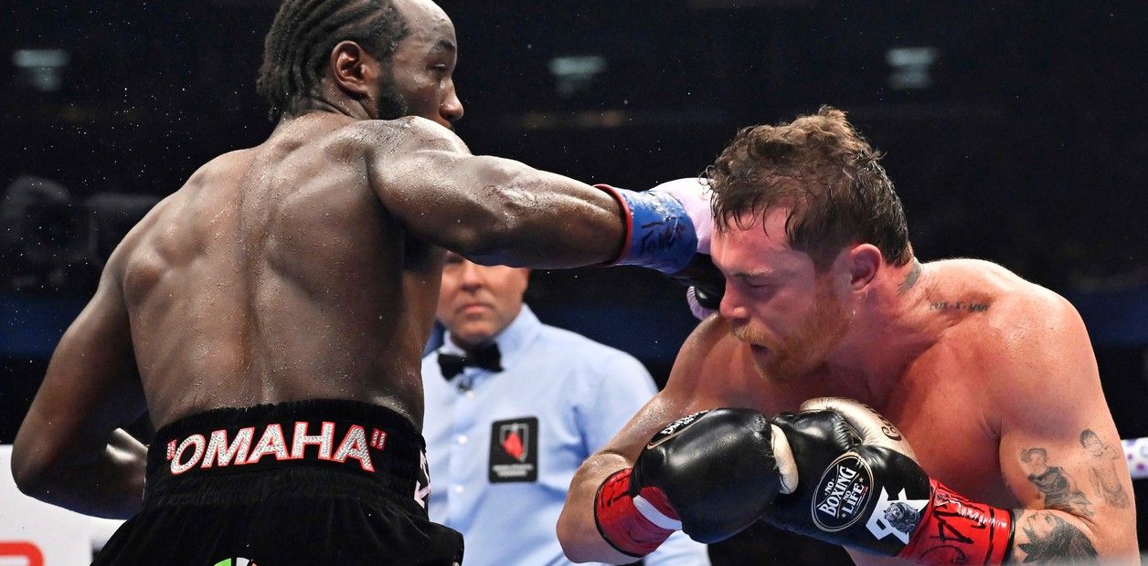 canelo alvarez se quedo sin reinado terence crawford lo vencio en las vegas y le arrebato sus cuatro coronas