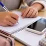 Profesor acusado de abusar de 4 alumnas