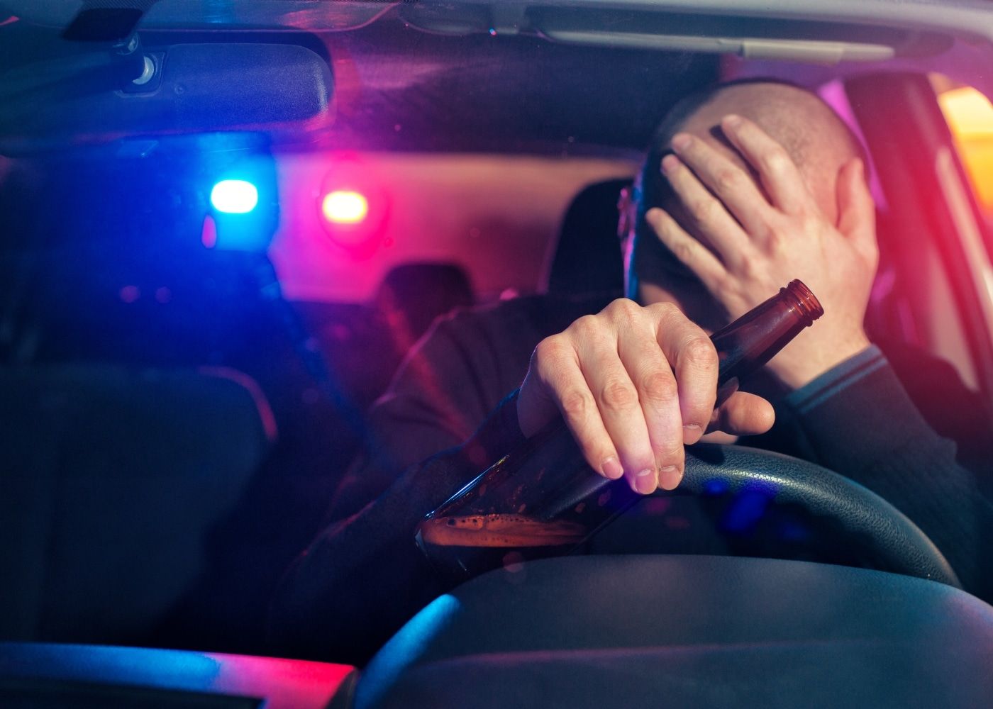 policia del 911 estaba ebrio y se fugo de un control de transito