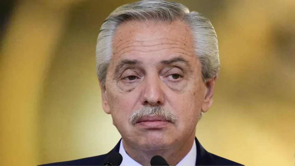 procesaron al ex presidente alberto fernandez en la causa seguros
