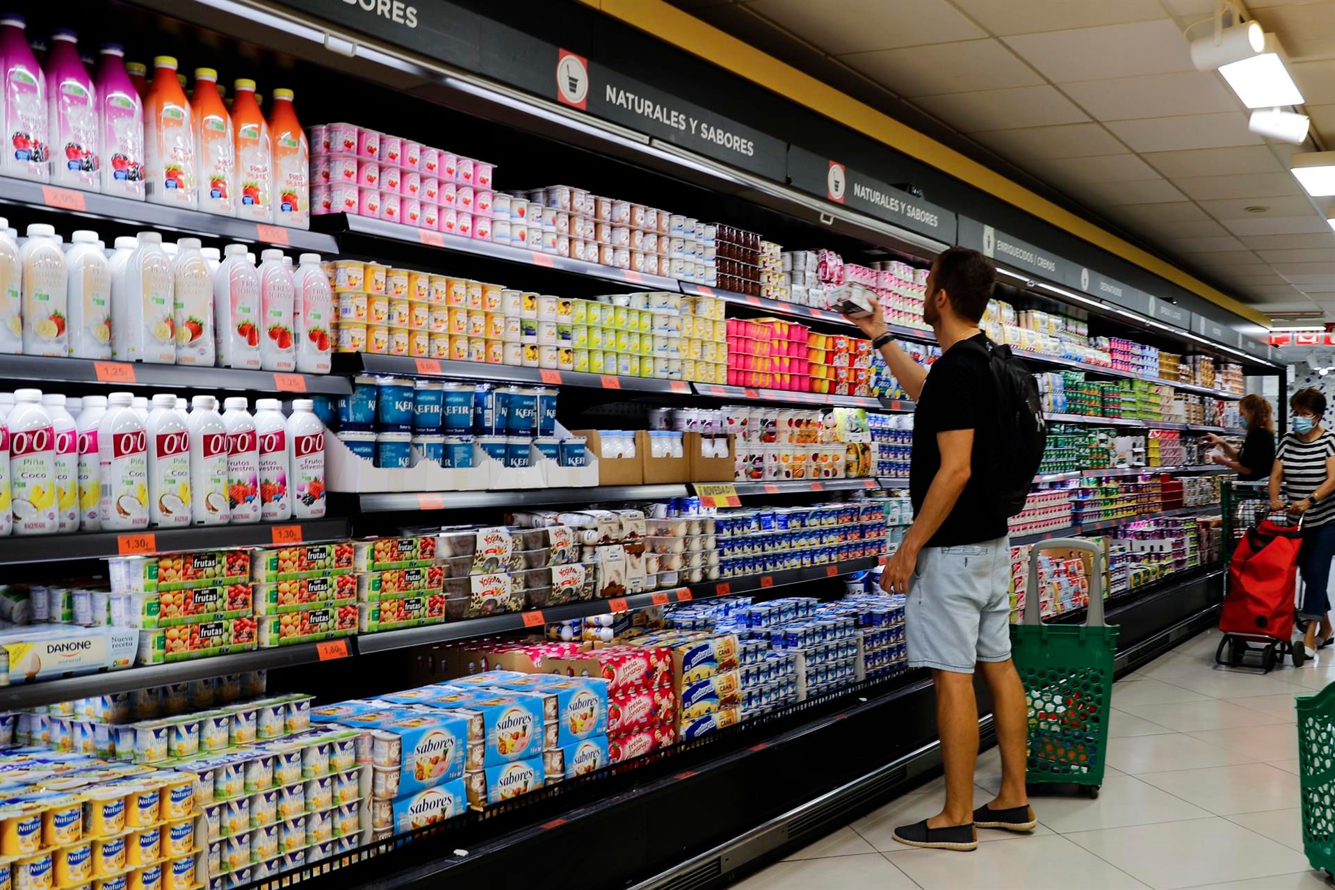 el gobierno anuncio la apertura de importacion de alimentos y la quita de impuestos para la correccion de precios