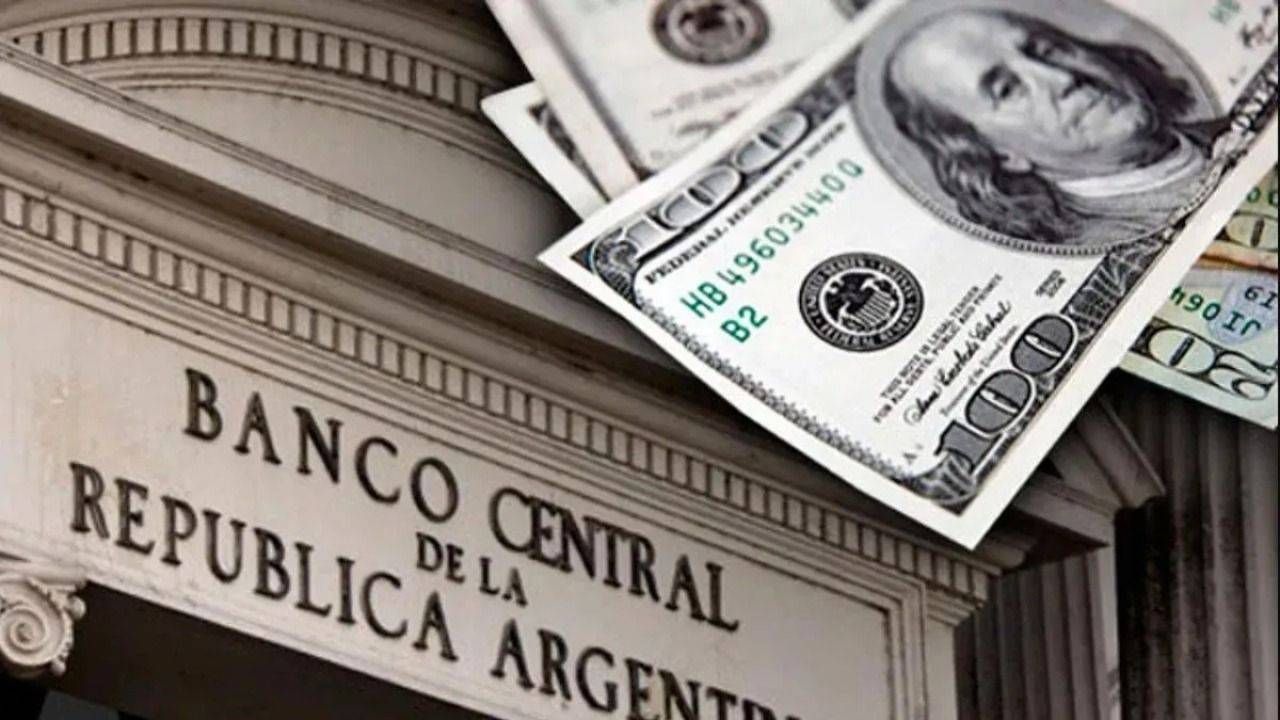 el dolar mayorista toco el techo de la banda cambiaria y el banco central vendio usd 53 millones
