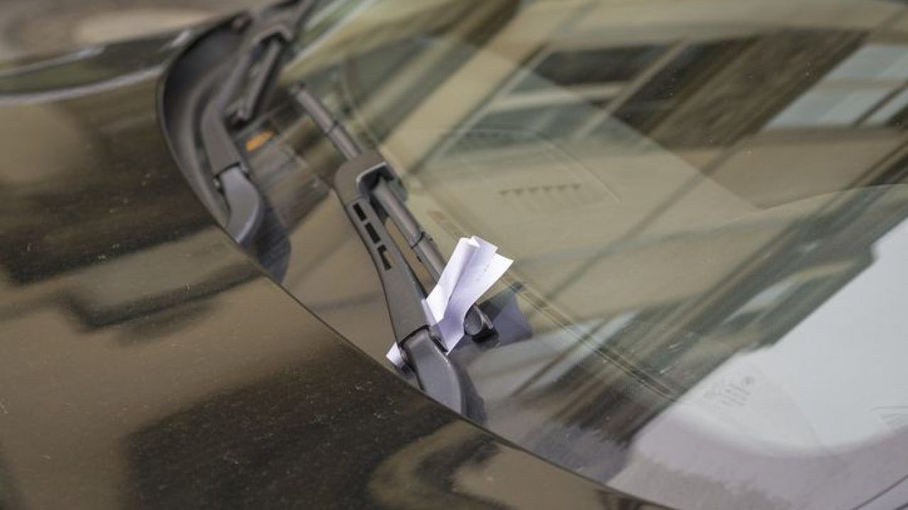 te dejaron un codigo qr en el parabrisas del auto es una estafa