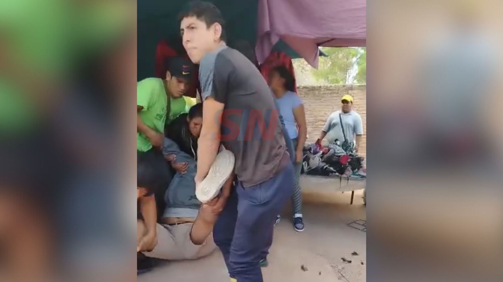 otro crimen en la frontera matan a tiros a un comerciante boliviano a la vista de todos video