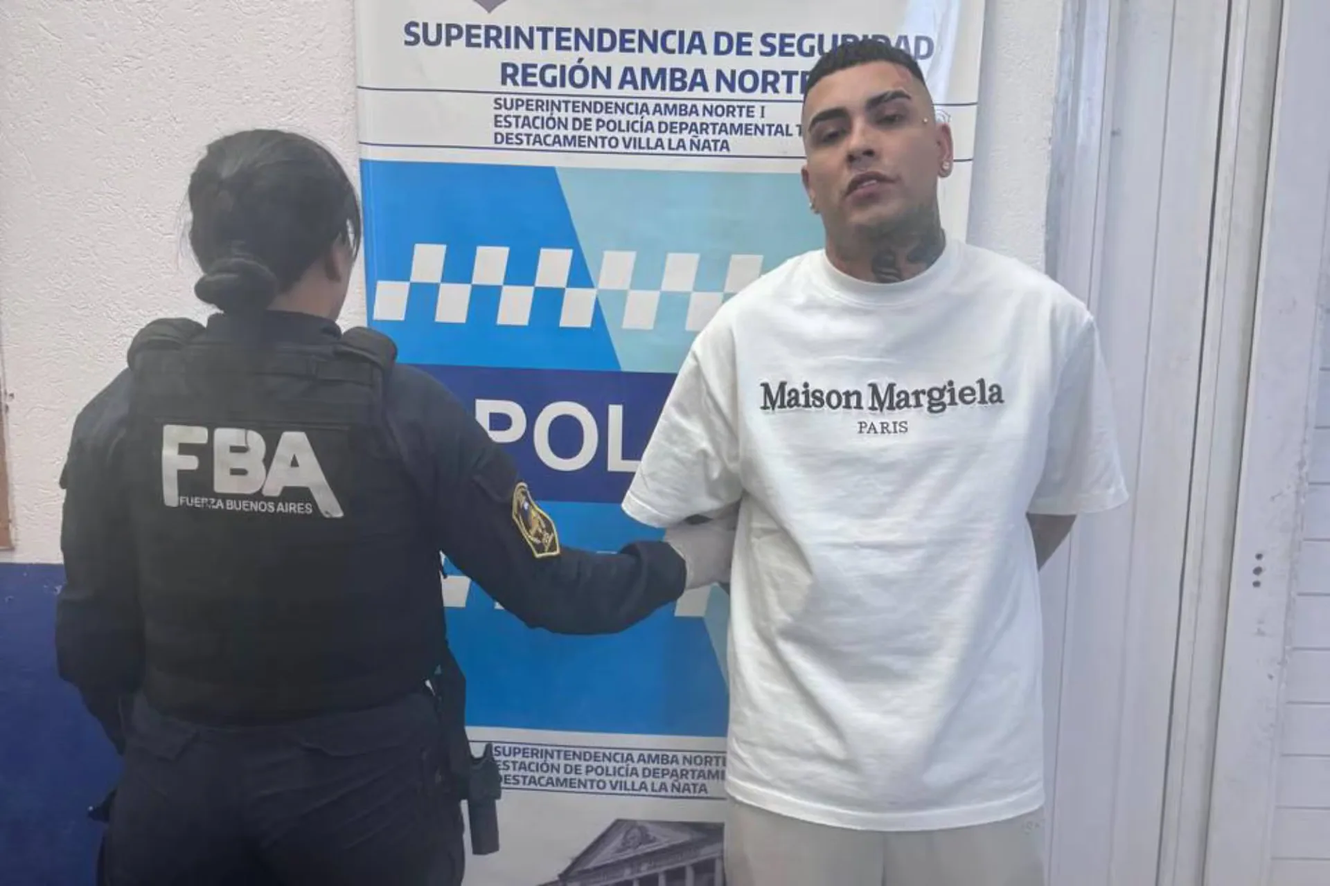 Callejero Fino recibió la prisión domiciliaria y se reencontró con su hijo