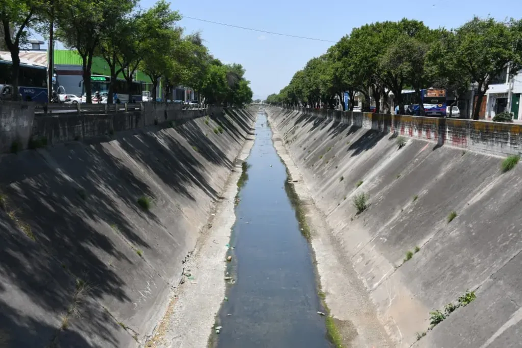 antes de las lluvias la municipalidad ya lleva limpiados 50 canales pluviales