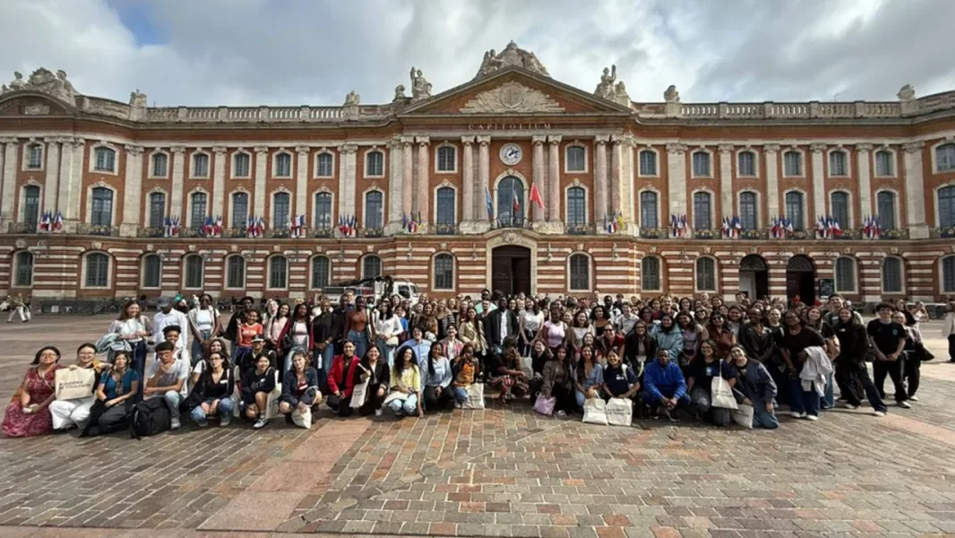 Cinco estudiantes salteños del Lenguas Vivas darán clases de español en escuelas públicas de Francia